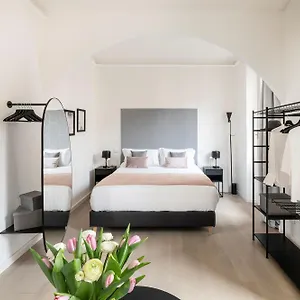 https://easylife-suite-in-porta-venezia.italymilanhotels.net