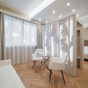 https://house-milano-ticinese.italymilanhotels.net